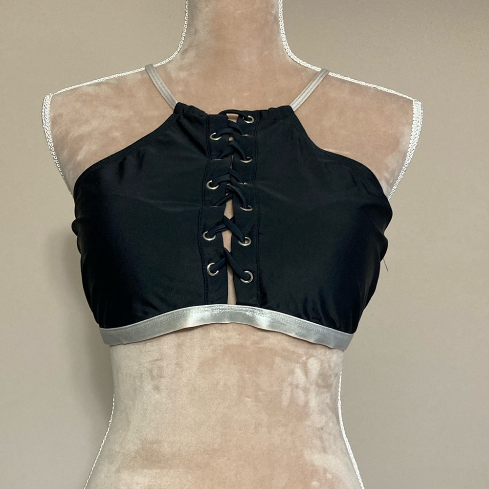 ⭐️⭐️ YMI black lace up front bikini top - size Medium - with silver trim.
